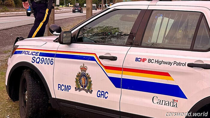 Ella sacó un Cayman GT4 por su cumpleaños; la policía se lo llevó | Carscoops